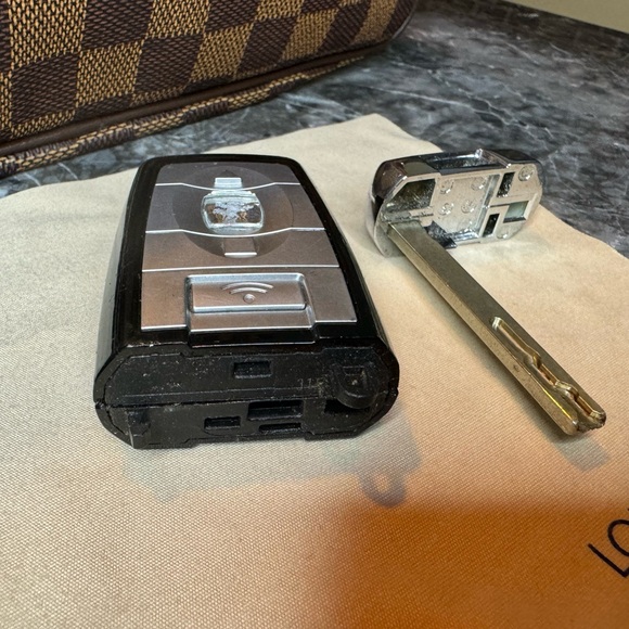 ROLLS ROYCE WEAITH AND PHANTOM GHOST DAWN KEYLESS ENTRY REMOTE KEYFOB - Picture 9 of 12